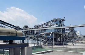 Complete crushing plant with conveyors